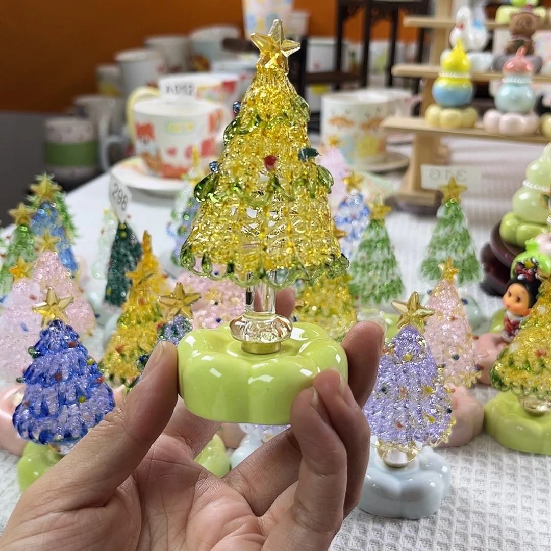 陶景德镇的窑工用瓷砖