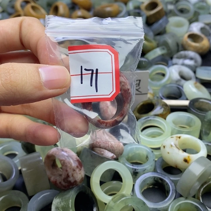 明***千蛇纹石玉未镶嵌手镯