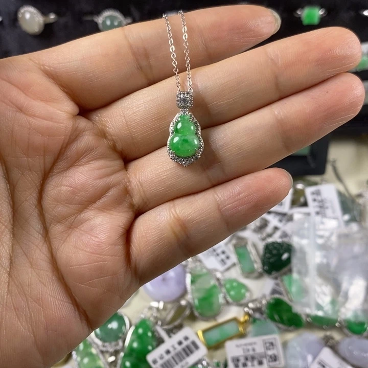 锋***仔翡翠未镶嵌颈饰颈饰未镶嵌翡翠