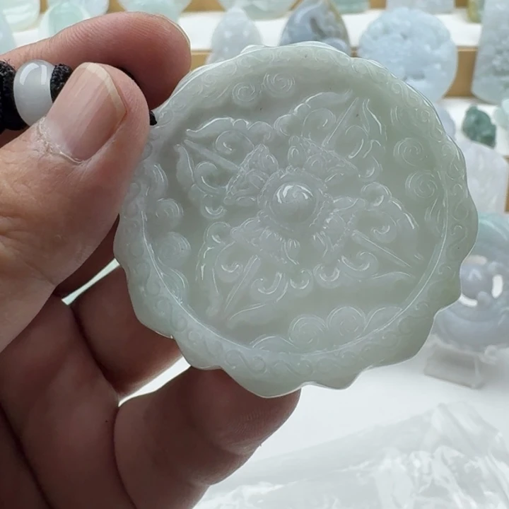 翡翠未镶嵌颈饰天然缅甸A货翡翠