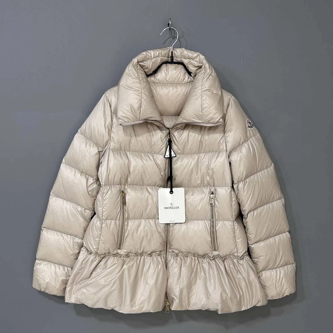 未使用 MONCLER anet 荷叶边羽绒服/1码/84502