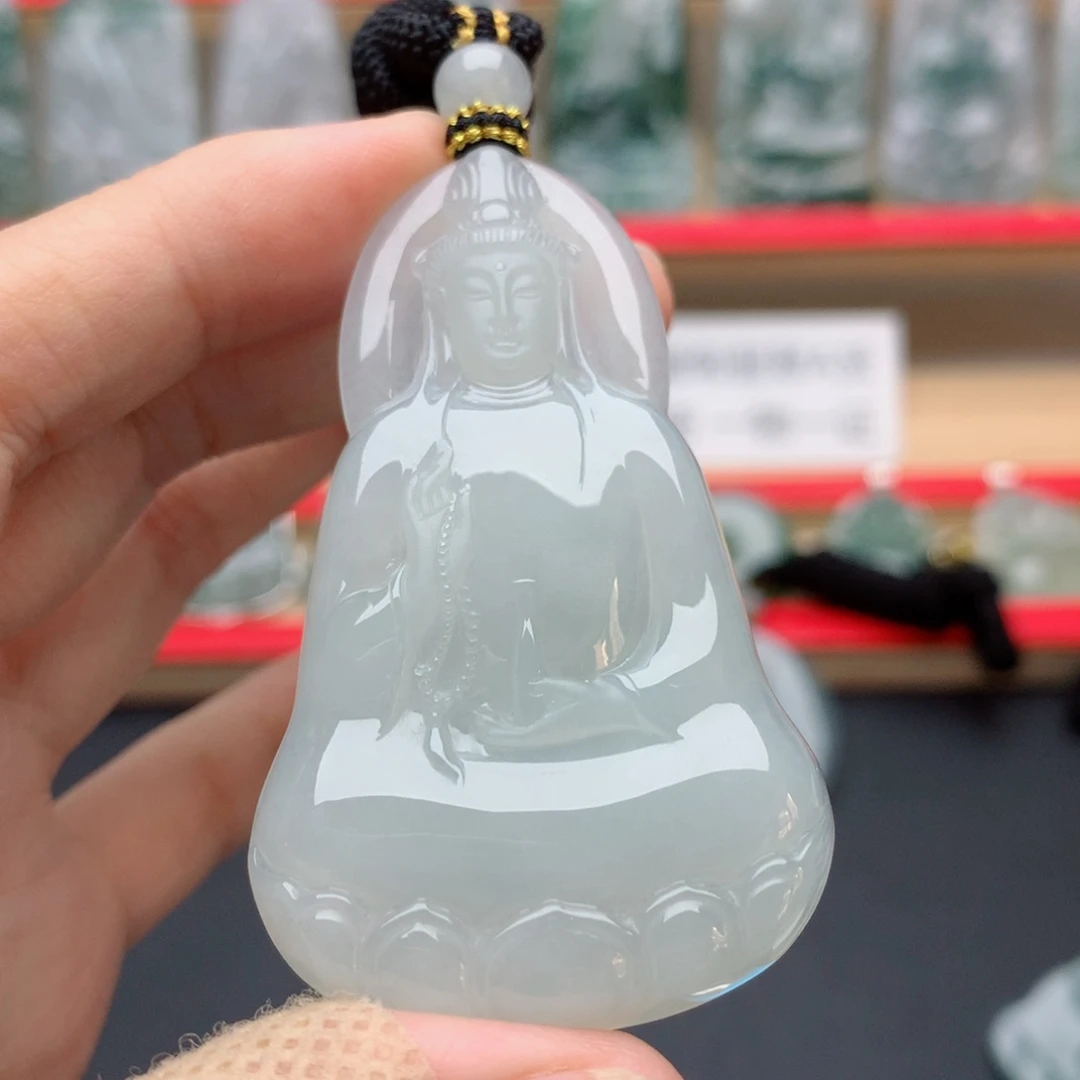 山***风颈饰未镶嵌翡翠素衣