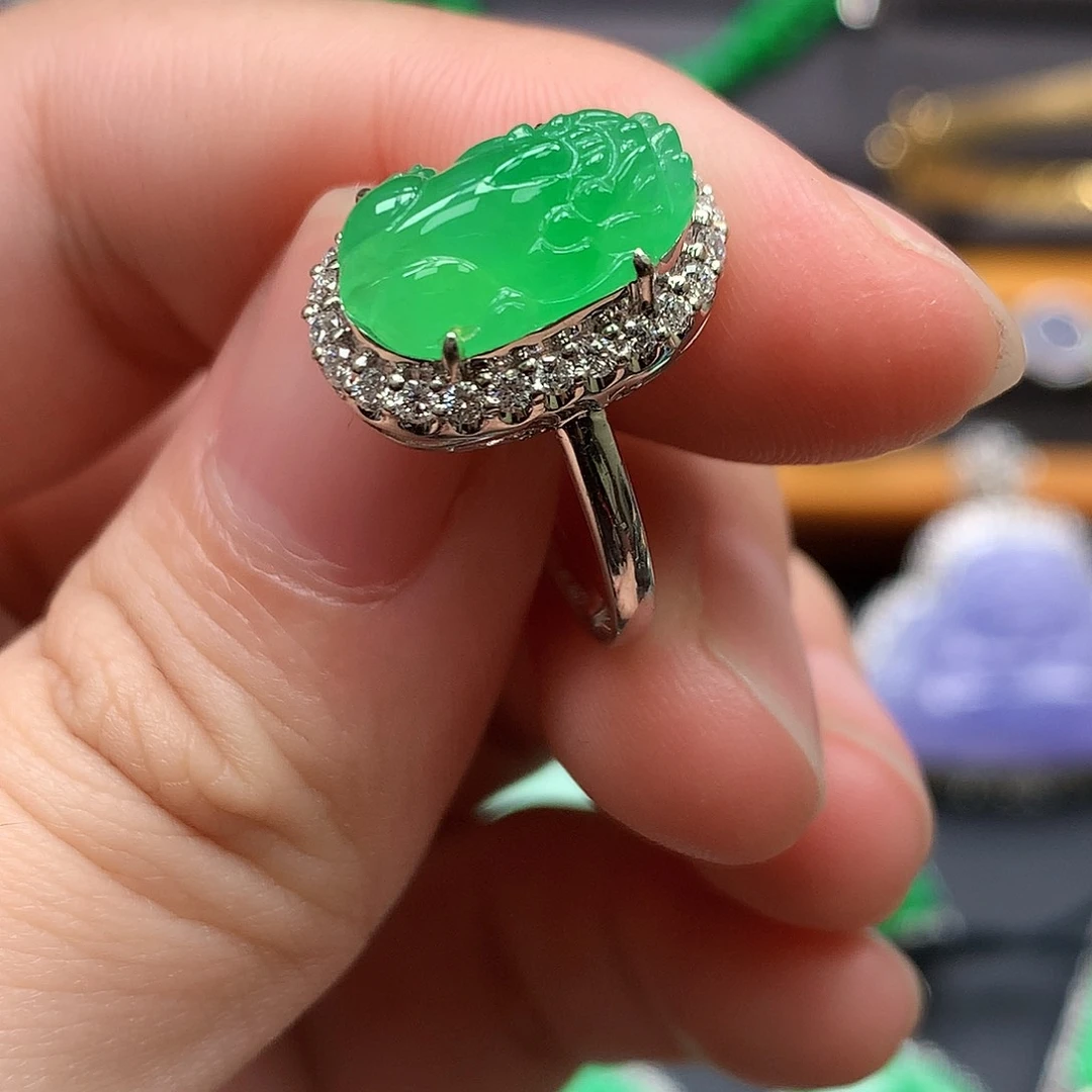 翡翠18K金镶嵌戒指