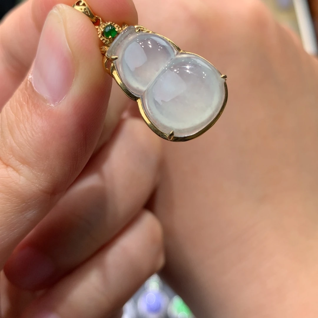翡翠吊坠(不含链)18K金镶嵌葫芦