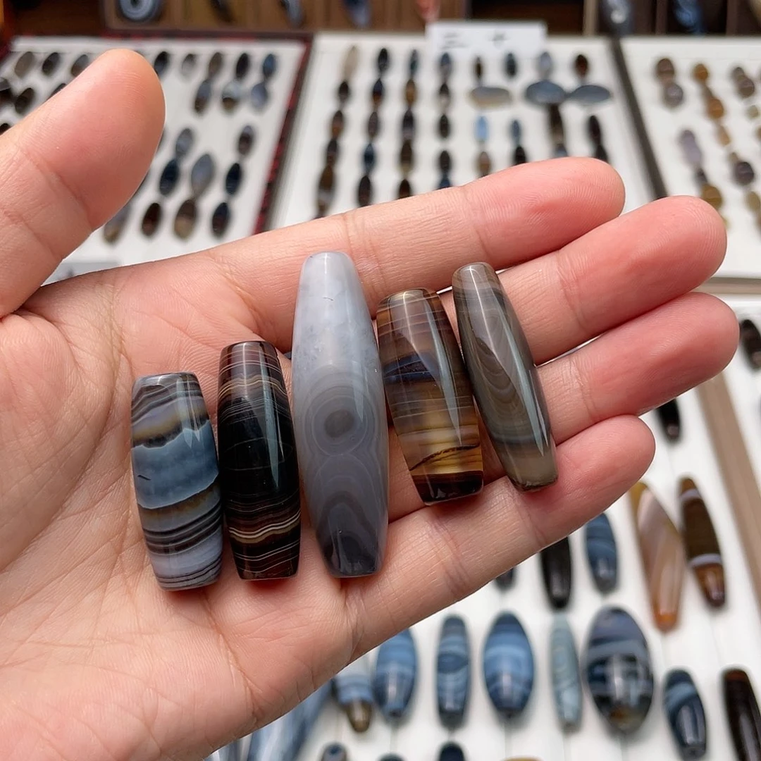 玛瑙/玉髓颈饰未镶嵌.****1