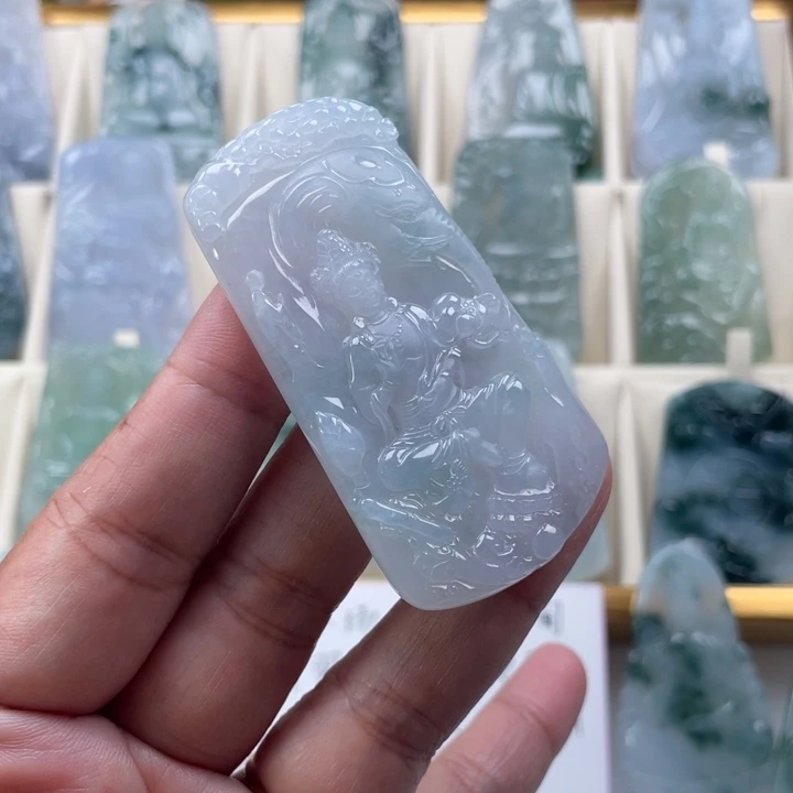 翡翠未镶嵌颈饰玉