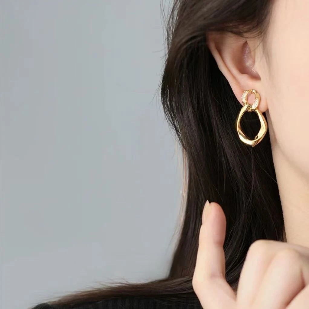 合金树脂耳饰 见详情日韩女ins金色耳夹小众复古环环相扣时尚