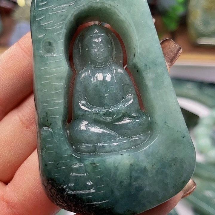 翡翠未镶嵌颈饰挂件