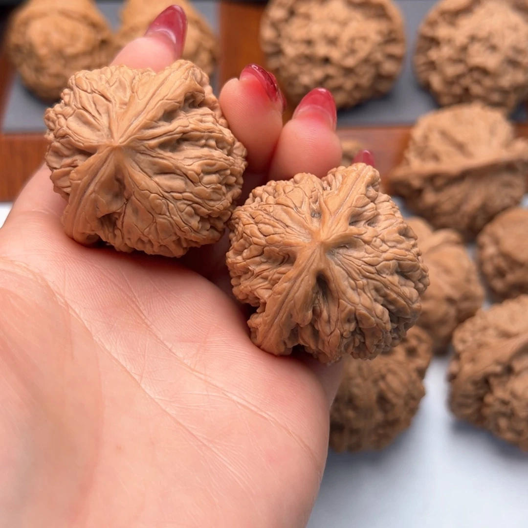 文玩核桃把件虎头王42