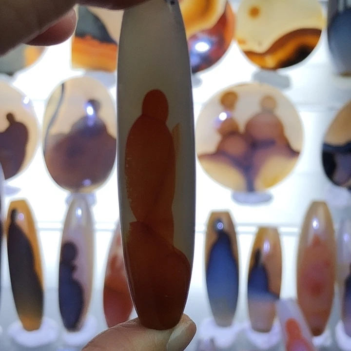 拾***人查罗石未镶嵌珠宝半成品