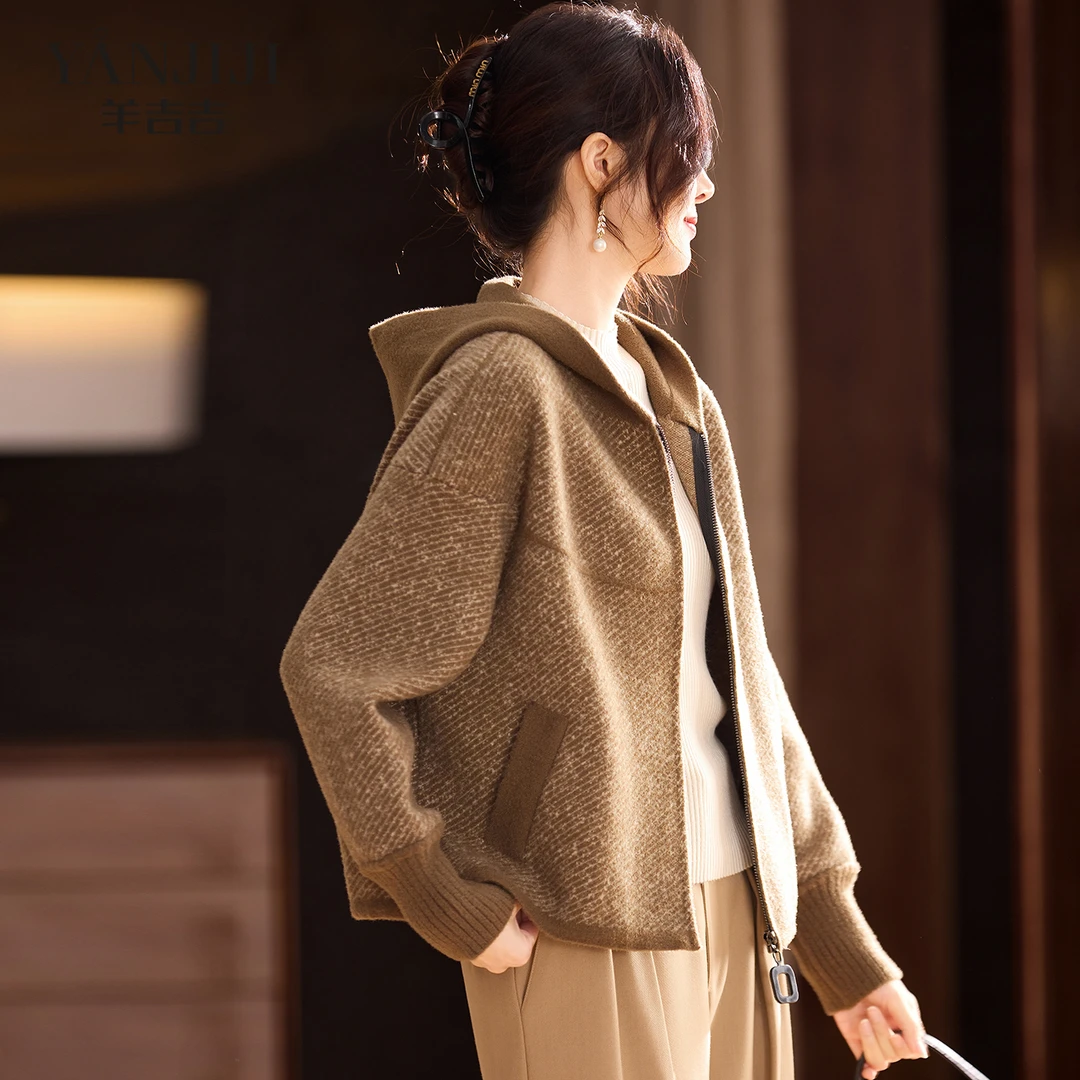 妈妈冬装外套洋气针织上衣宽松大码2025新款中老年时尚女装开衫