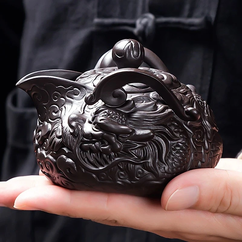 龙腾手抓紫陶壶  2701