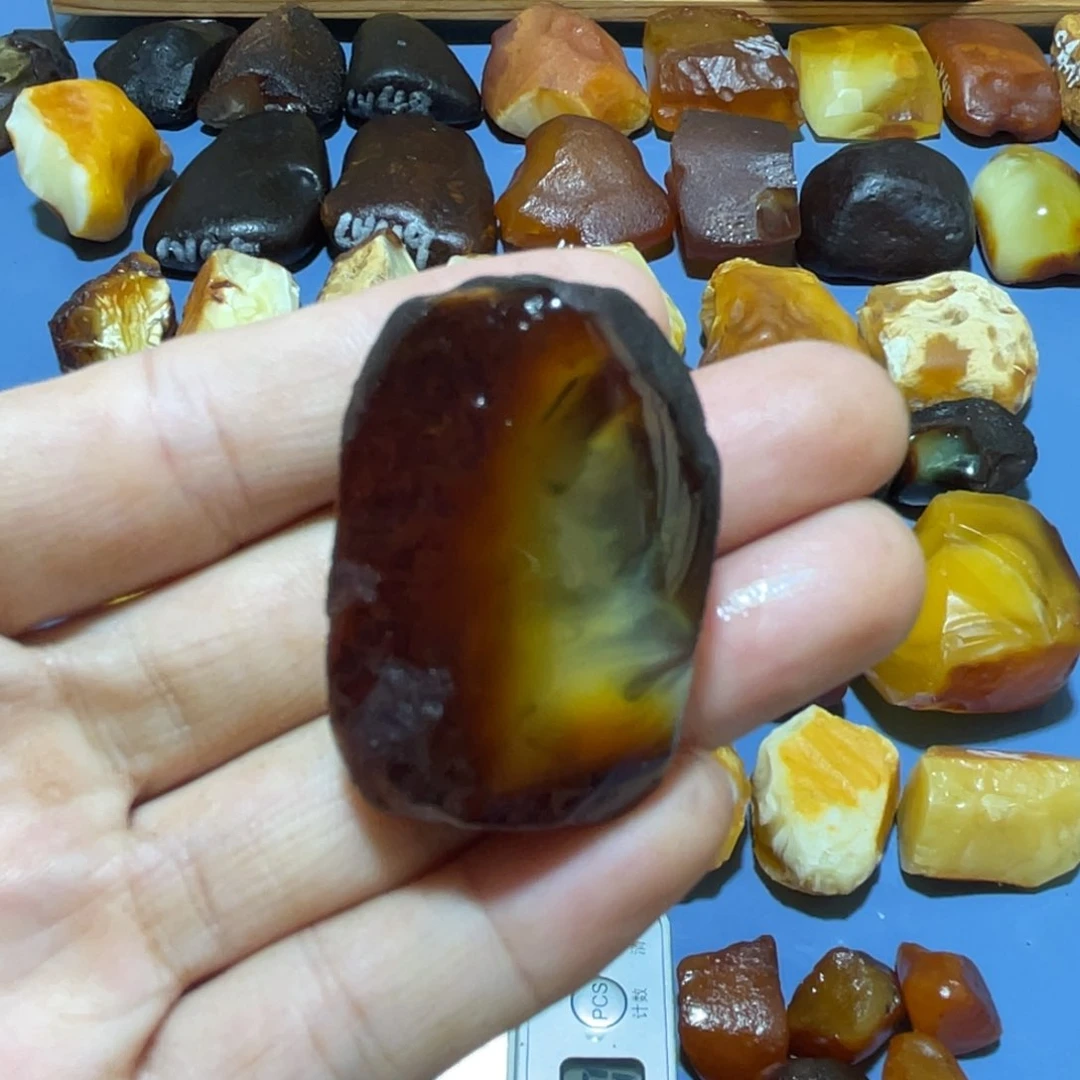 定制琥珀未镶嵌波罗的海原石