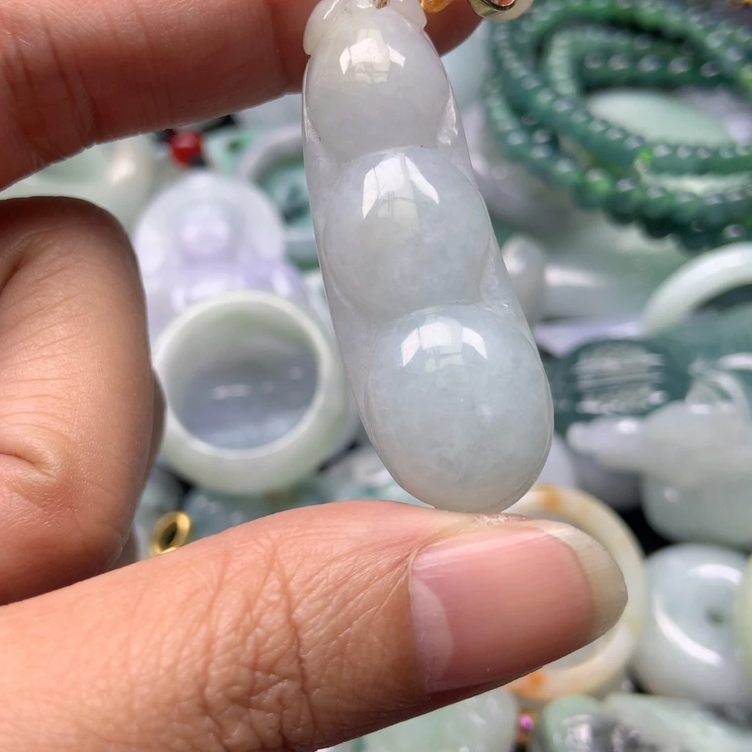 翡翠颈饰未镶嵌天然翡翠