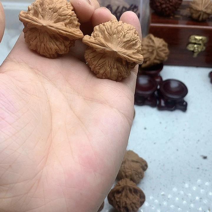 星*** 文玩核桃吊坠39天地