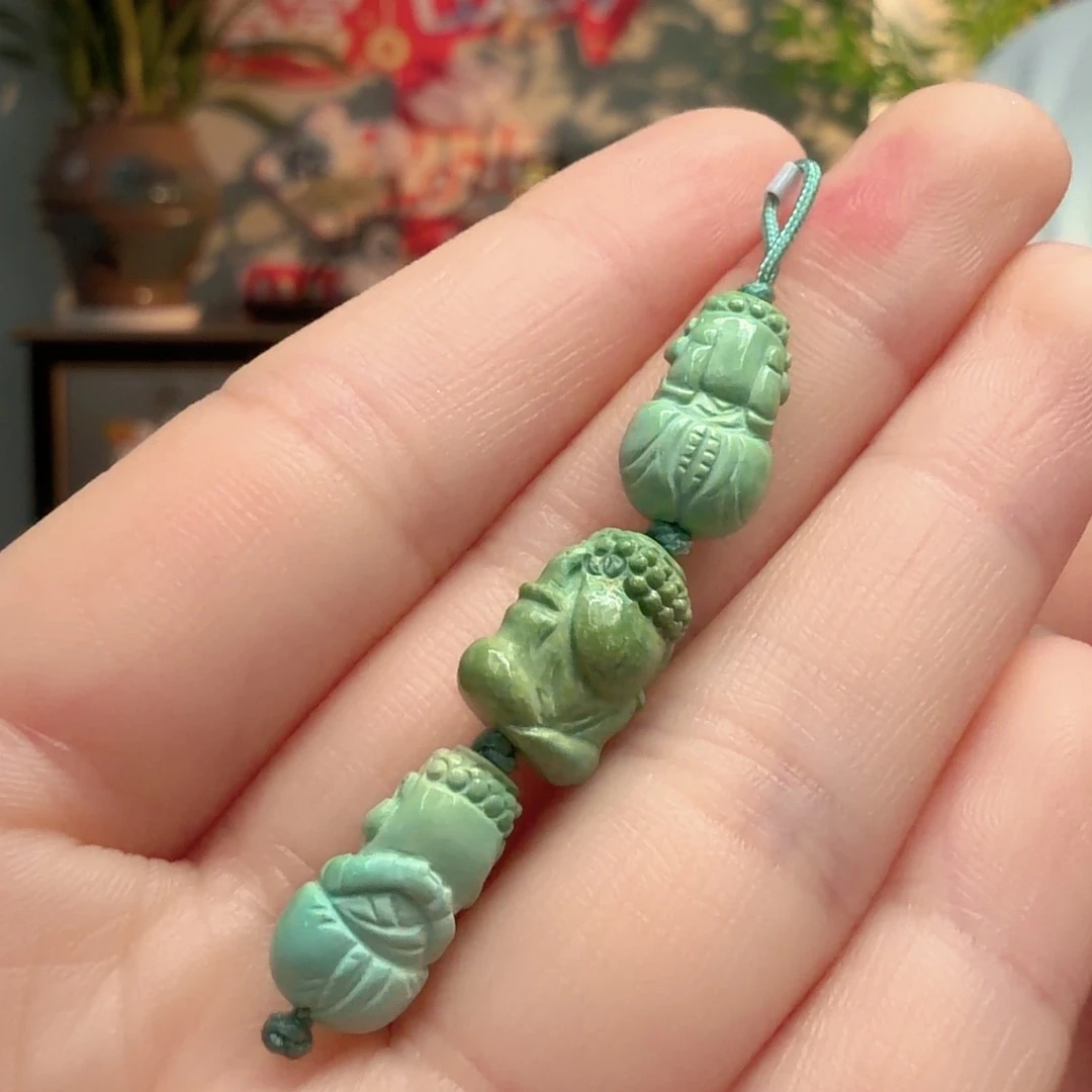 绿松石未镶嵌颈饰