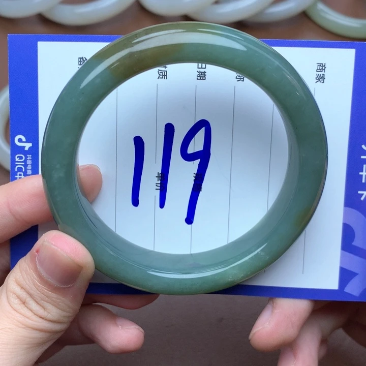 和田玉未镶嵌手镯60