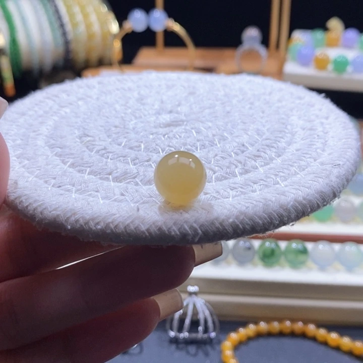 翡翠未镶嵌颈饰冰淡黄珠卡11.8