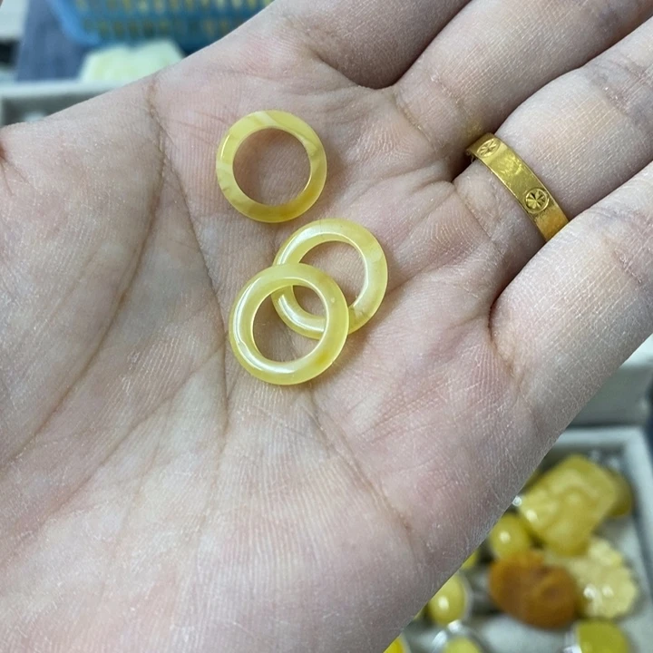 蜜蜡裸石未镶嵌多样性发货其一