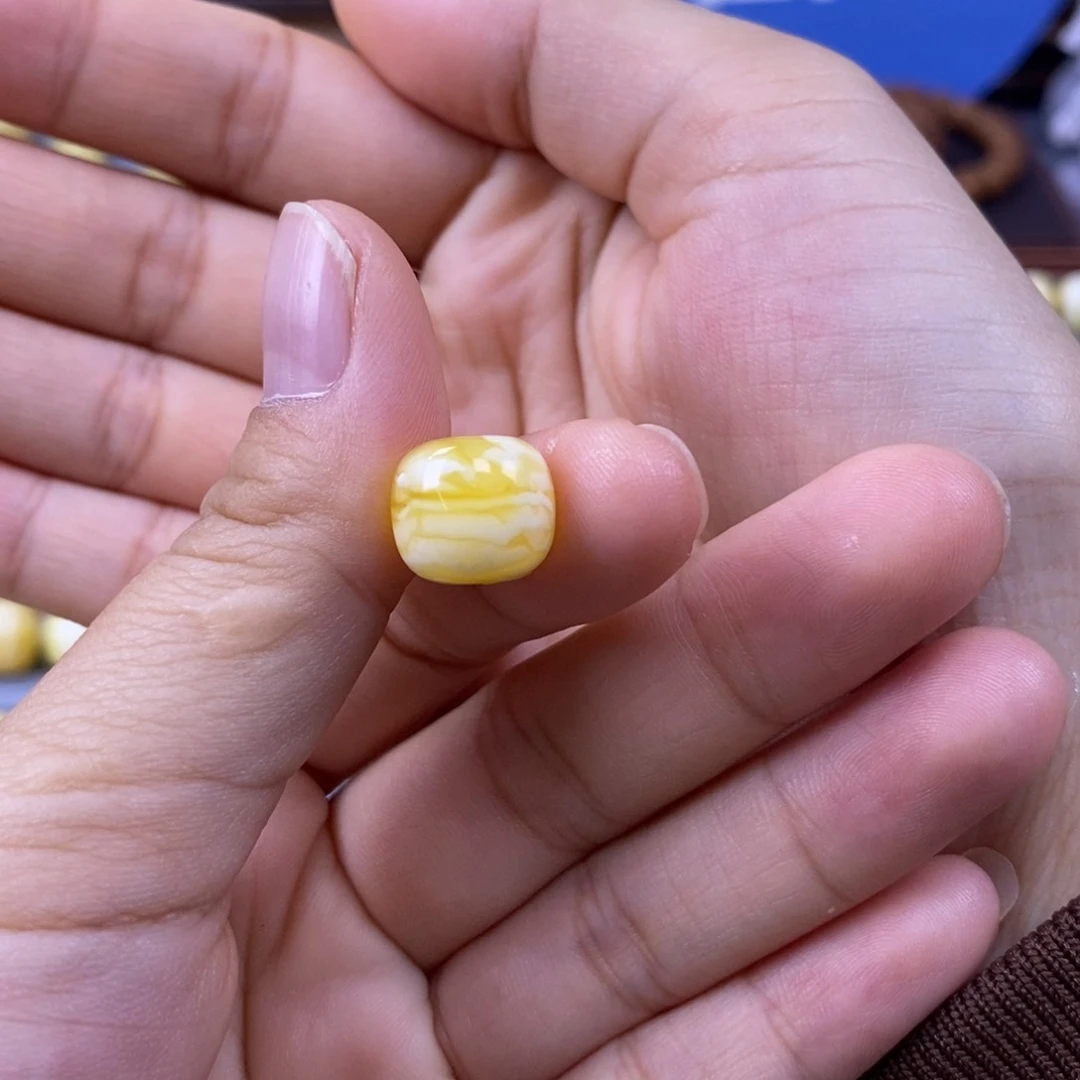 琥珀未镶嵌珠宝奇石12.3