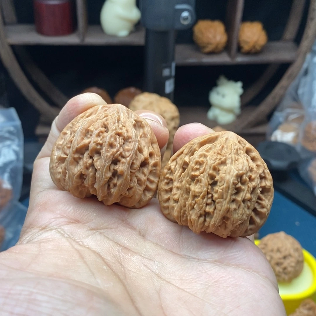文玩核桃把件40老款三角密纹狮子头