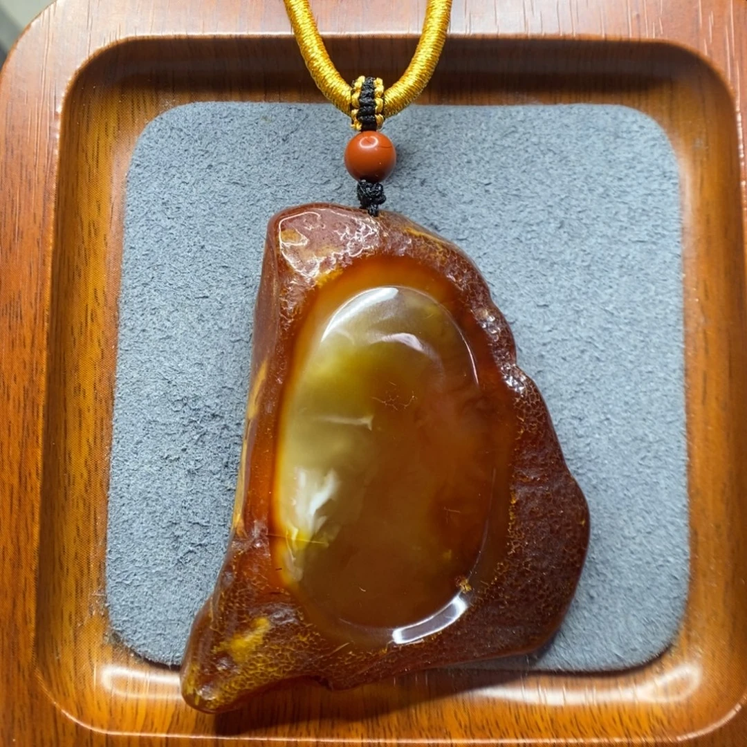 张***哥蜜蜡未镶嵌颈饰郎