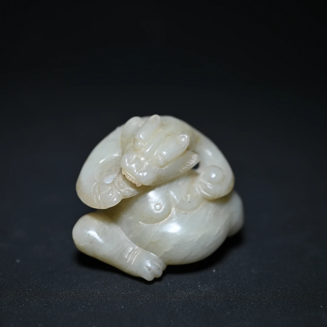明代蹲坐玉熊/JE.D32745/集萃斋