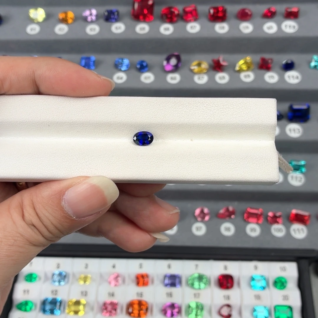 海***洋合成（培育）蓝宝石裸石1.18