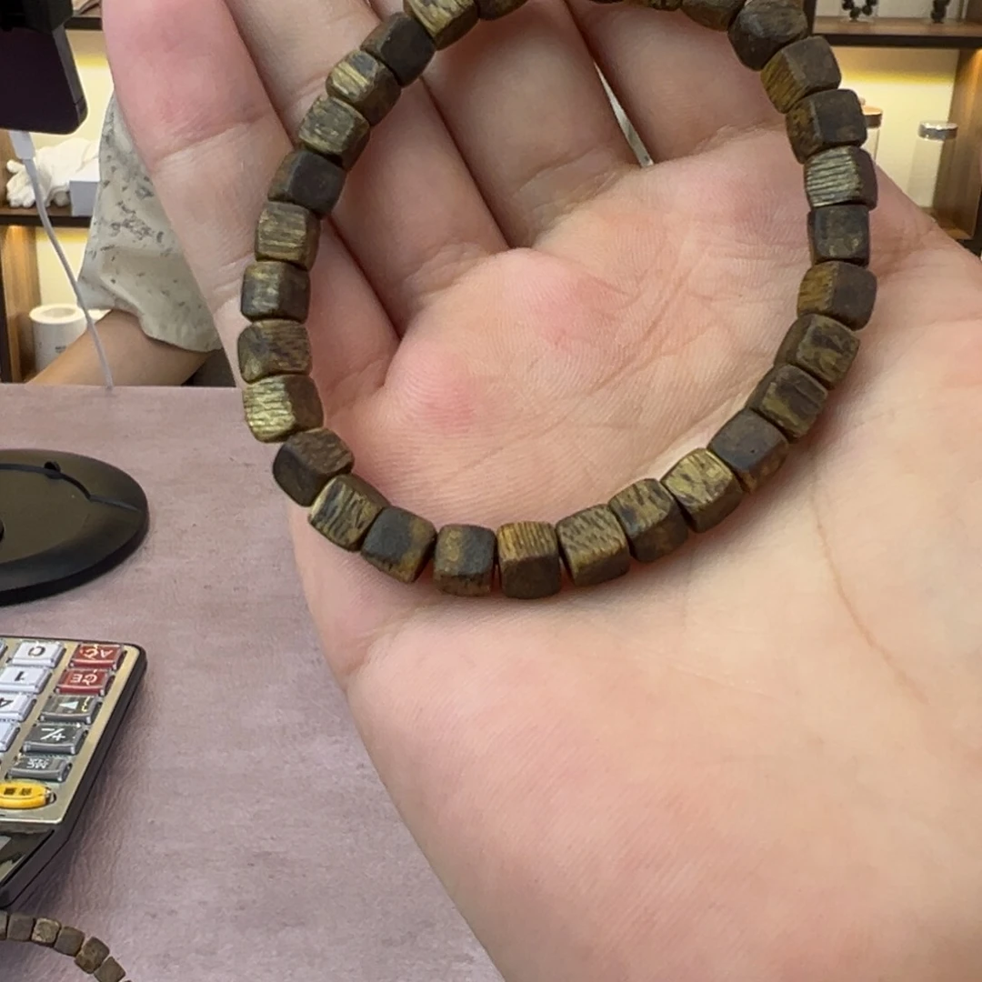 手串沉香0.5规格虫漏小方珠4克