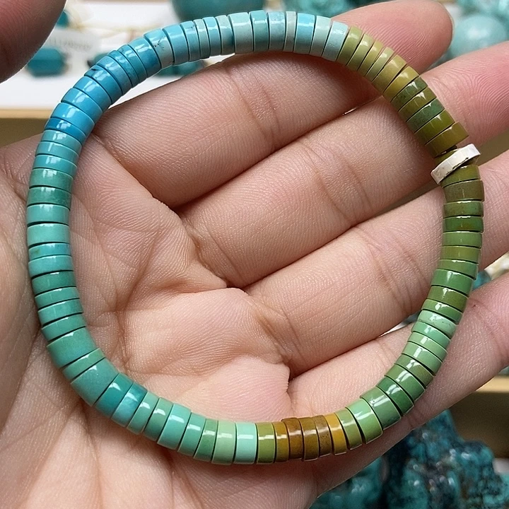 未镶嵌绿松石颈饰