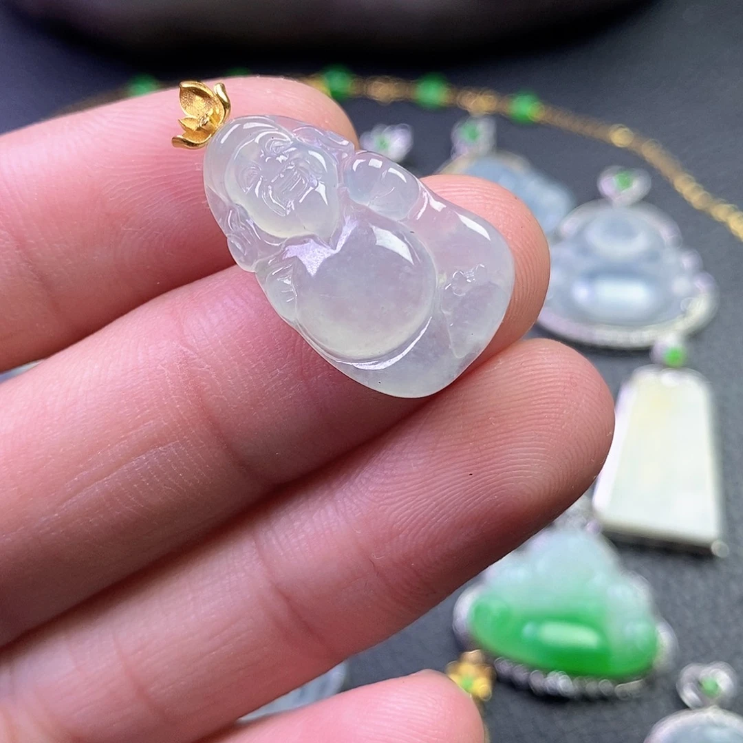 颈饰18K金镶嵌翡翠