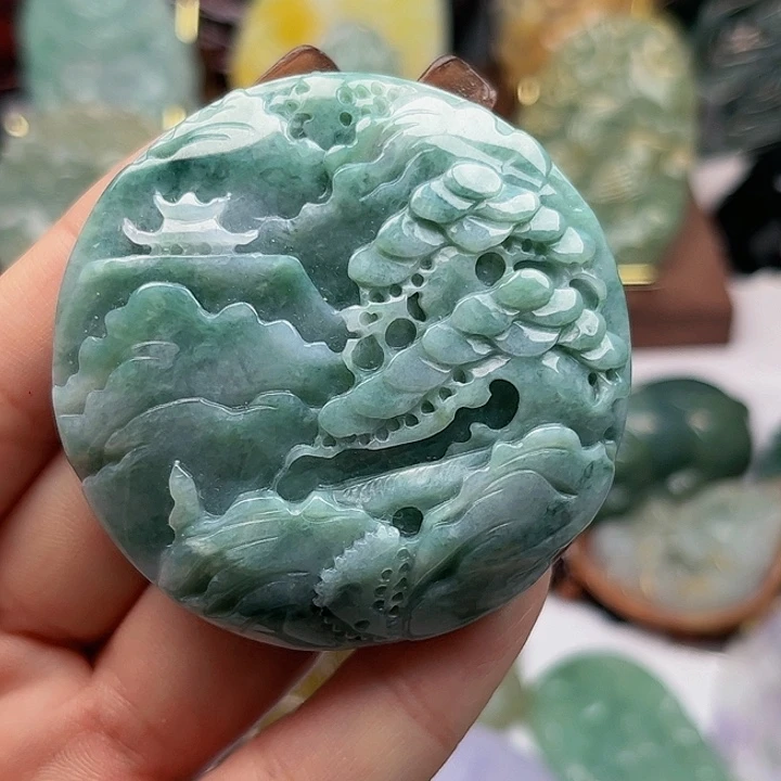 翡翠未镶嵌颈饰挂件
