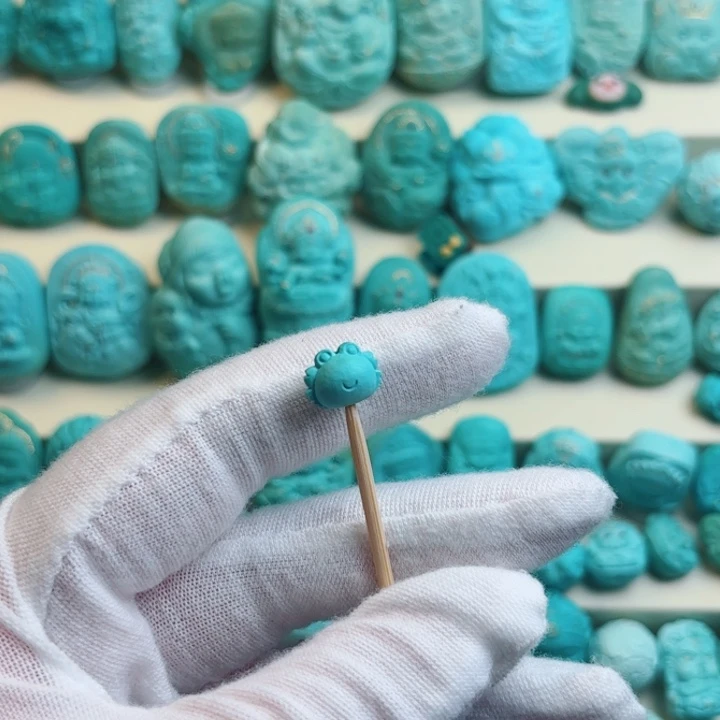 未镶嵌绿松石珠宝奇石