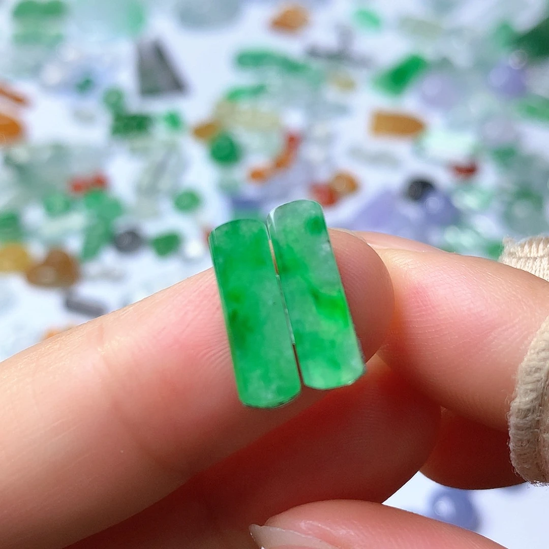 翡翠未镶嵌颈饰柱子