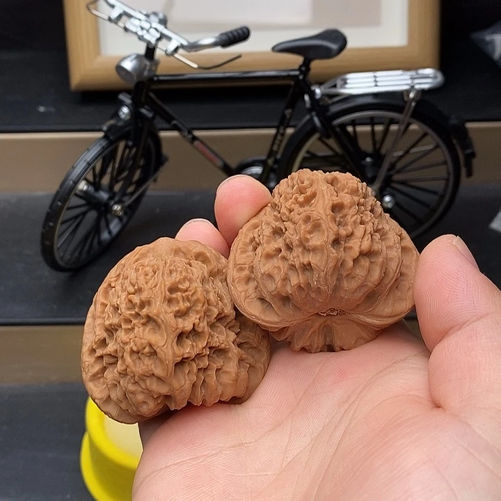 圳***阀吊坠桃核南疆头全品