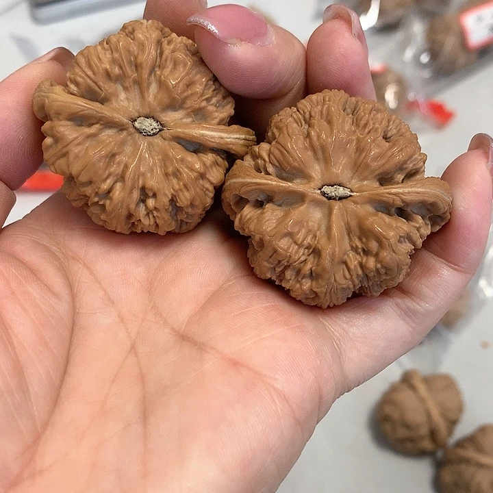 文玩核桃吊坠哈***哈粗筋50