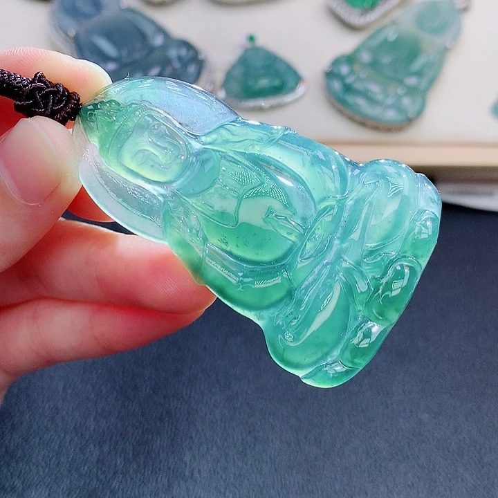 翡翠颈饰未镶嵌翡翠