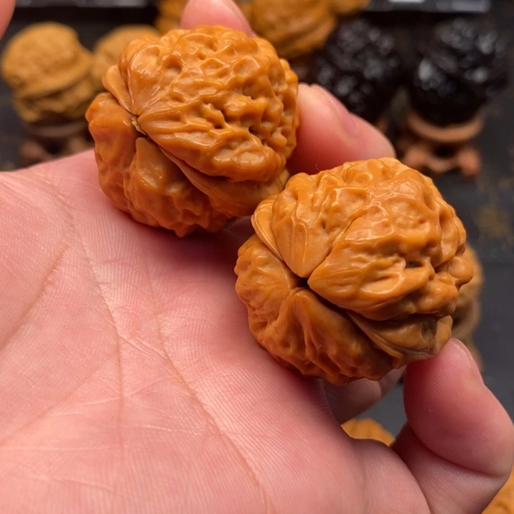 文玩核桃把件玲珑疙瘩包