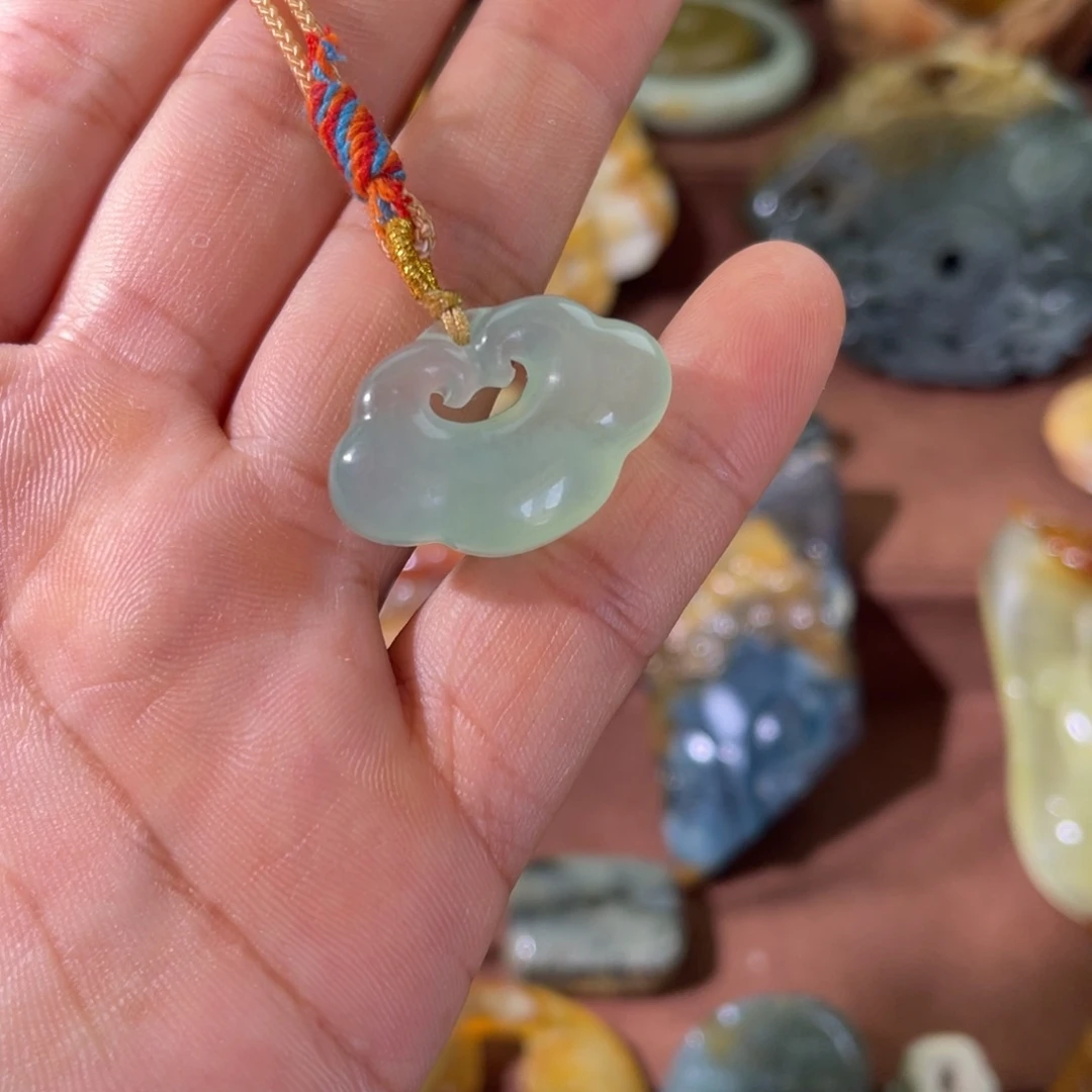 未镶嵌蛇纹石玉颈饰