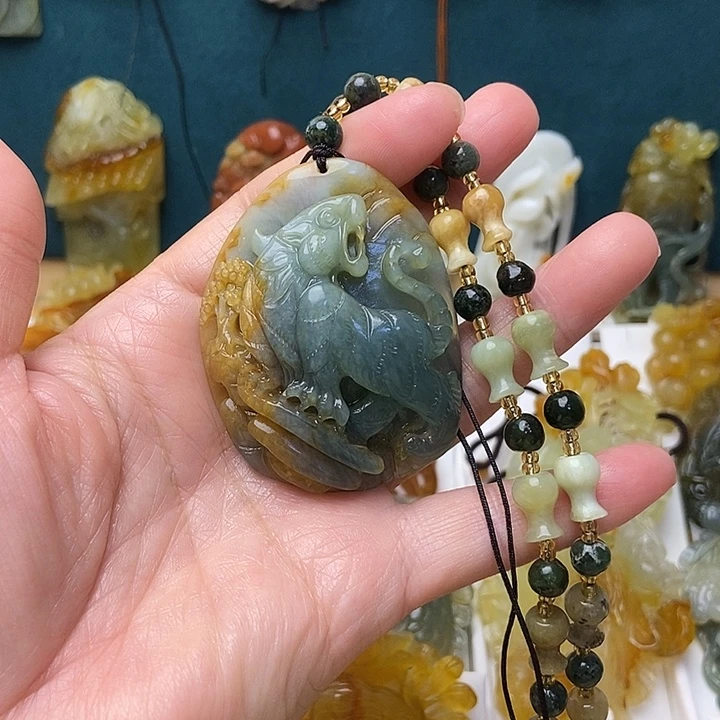 蛇纹石玉合金颈饰
