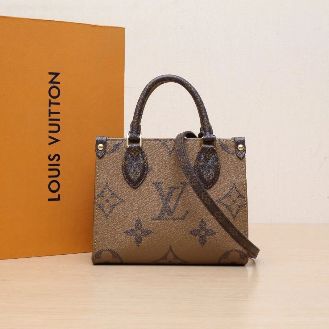 99新 LouisVuitton/路易威登 【黑黑】Onthego BB 18 老花 斜挎包