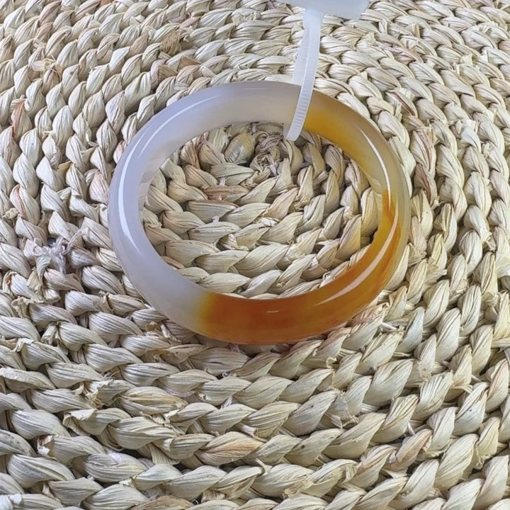 玛瑙/玉髓手镯未镶嵌沙**铃