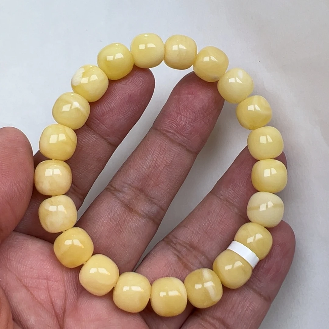 蜜蜡未镶嵌裸石10加14克