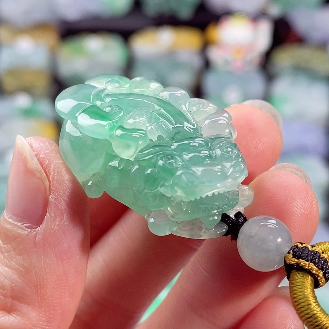 颈饰未镶嵌翡翠天然