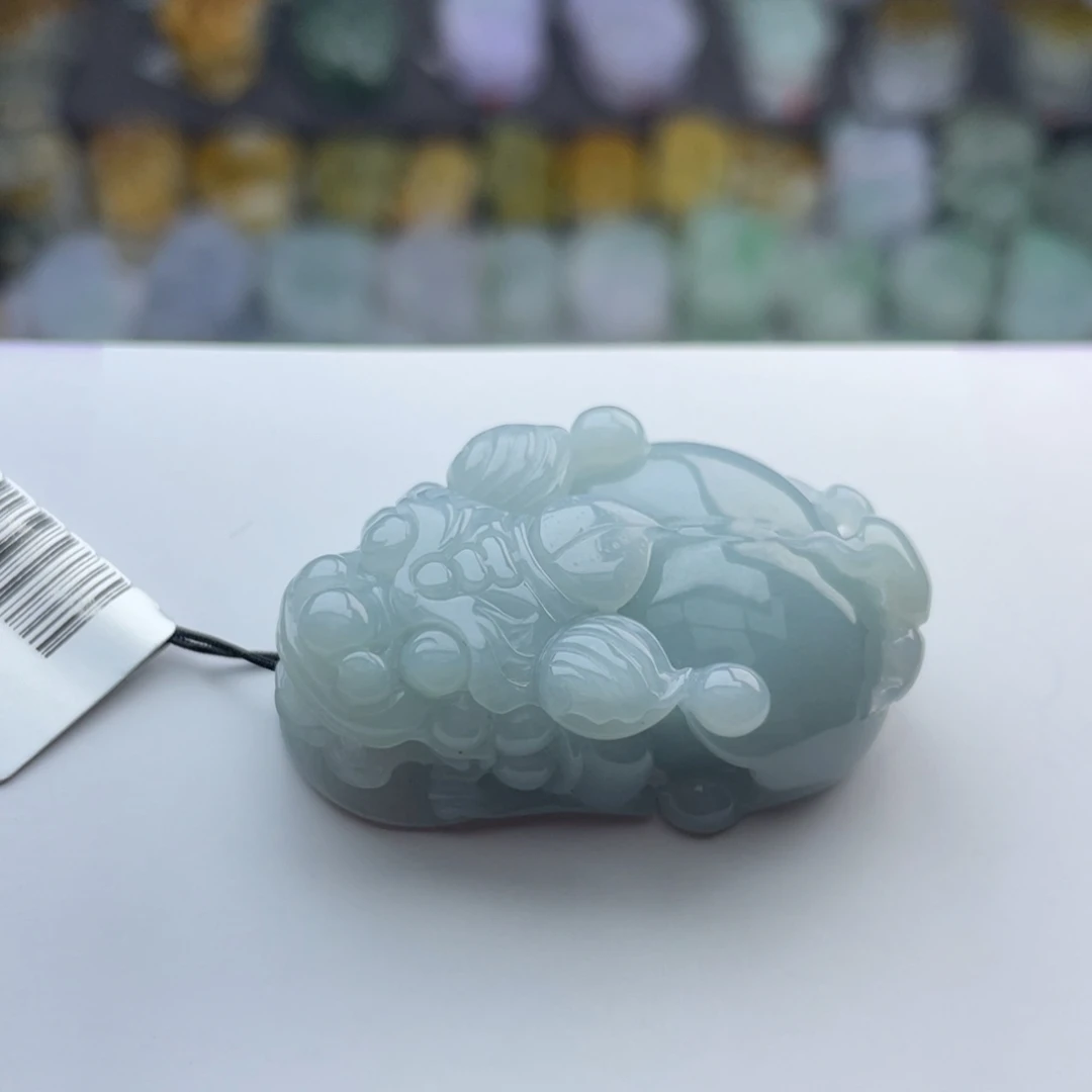 翡翠颈饰未镶嵌貔貅