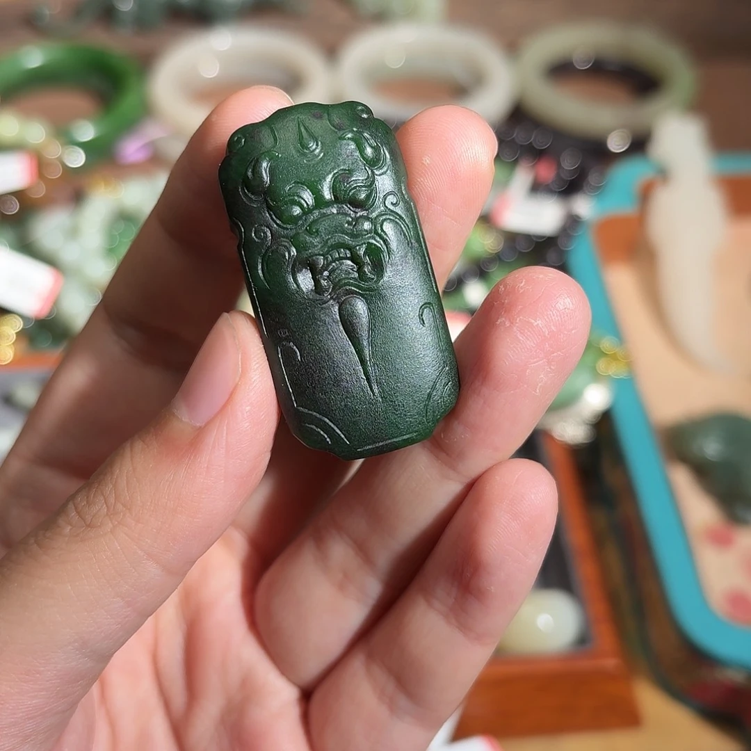 和田玉挂件未镶嵌水**若