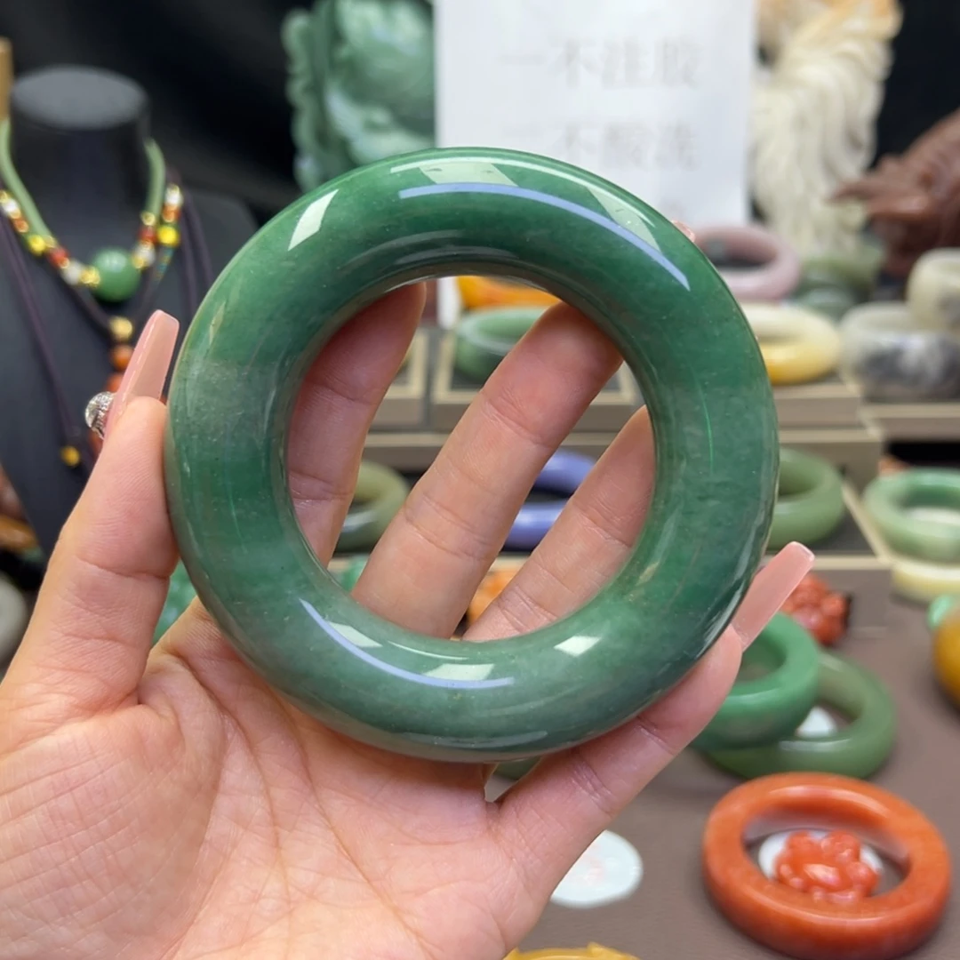 未镶嵌手镯石英岩玉