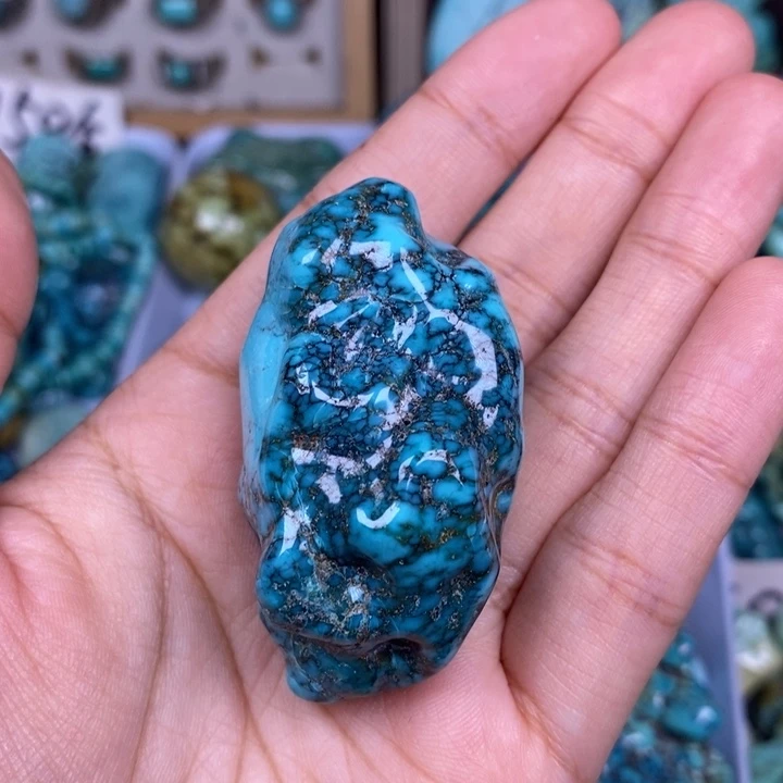 未镶嵌绿松石颈饰