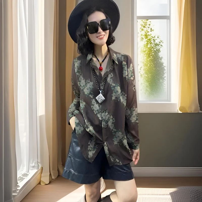 2025秋季新《复古碎花小衫》时尚百搭单排多扣宽松显瘦长袖衬衫上衣