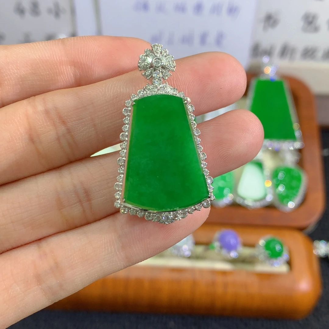 翡翠18K金镶嵌吊坠(不含链)无事牌